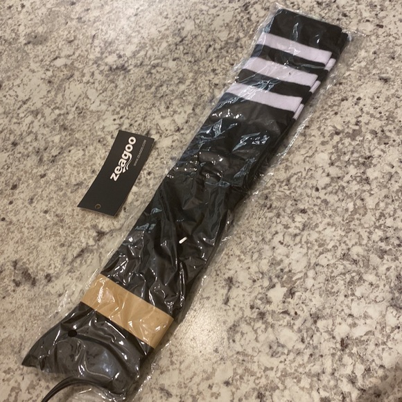 Long Socks 1 Pair Knee-High Striped Pattern Black & White Soccer Cute Anime - Picture 2 of 5